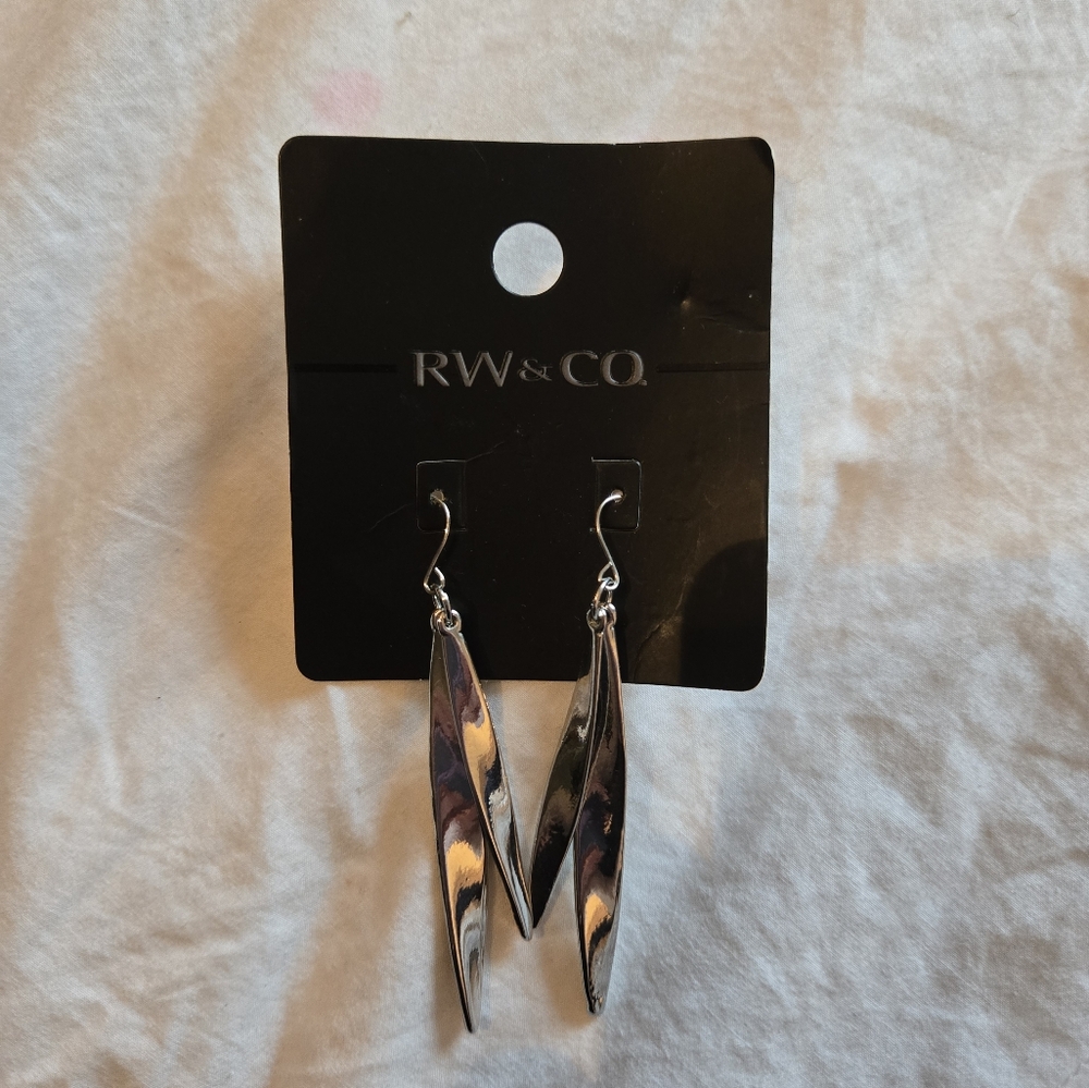 NWT: RW & CO. Silver coloured dangly Hook Earrings; Plastic Backings; Bag incl.